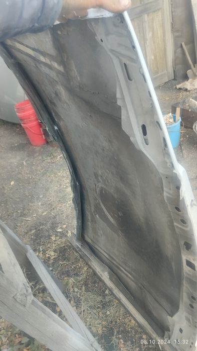 Продается капот. На Мерседес 190