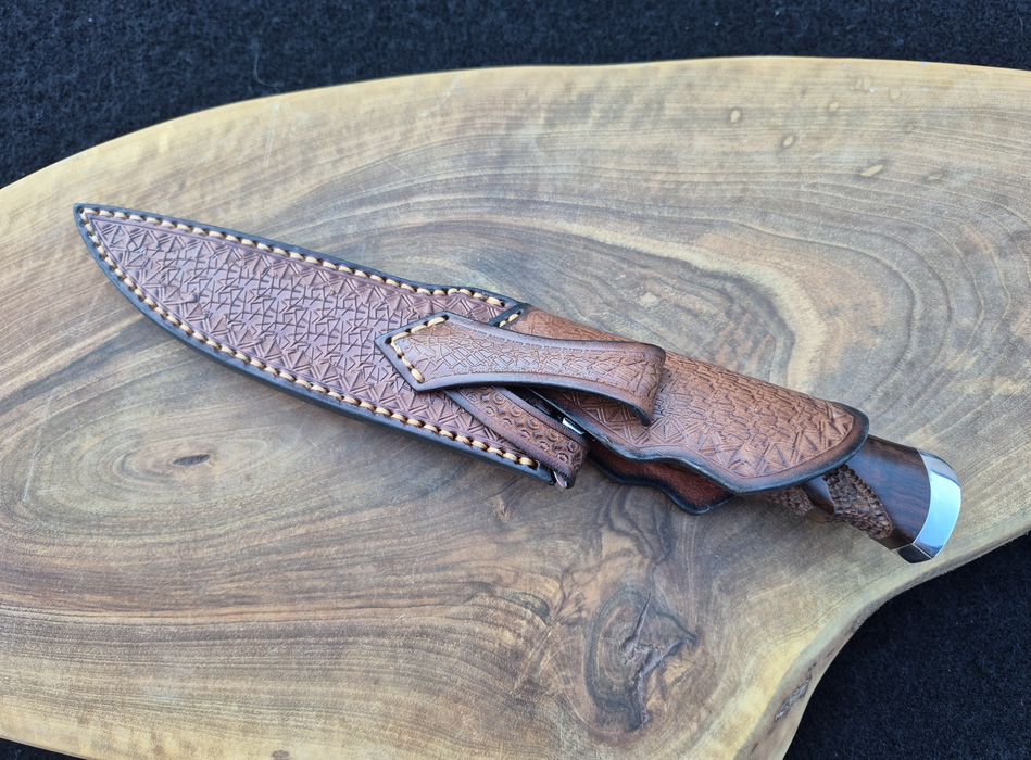 Ръчно изработен ловен нож дамаска стомана с кожена кания LN432