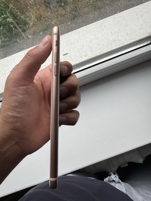 Продам iPhone 8 plus