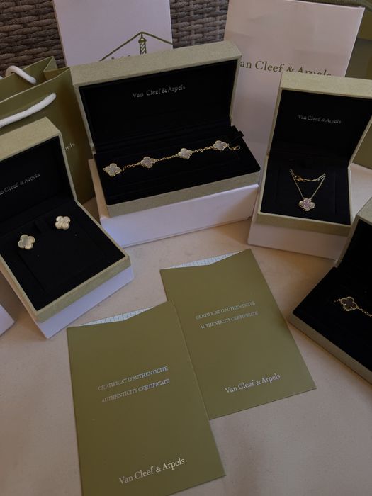 Bijuterii Van Cleef VCA