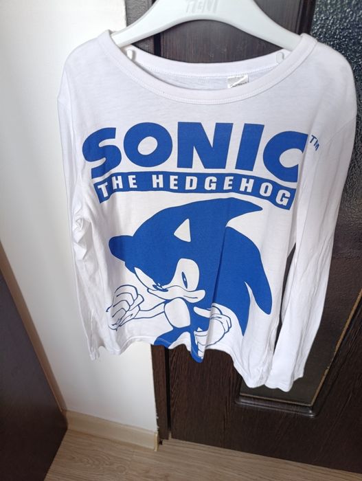 Tricouri polo albe și tricou maneca lunga sonic