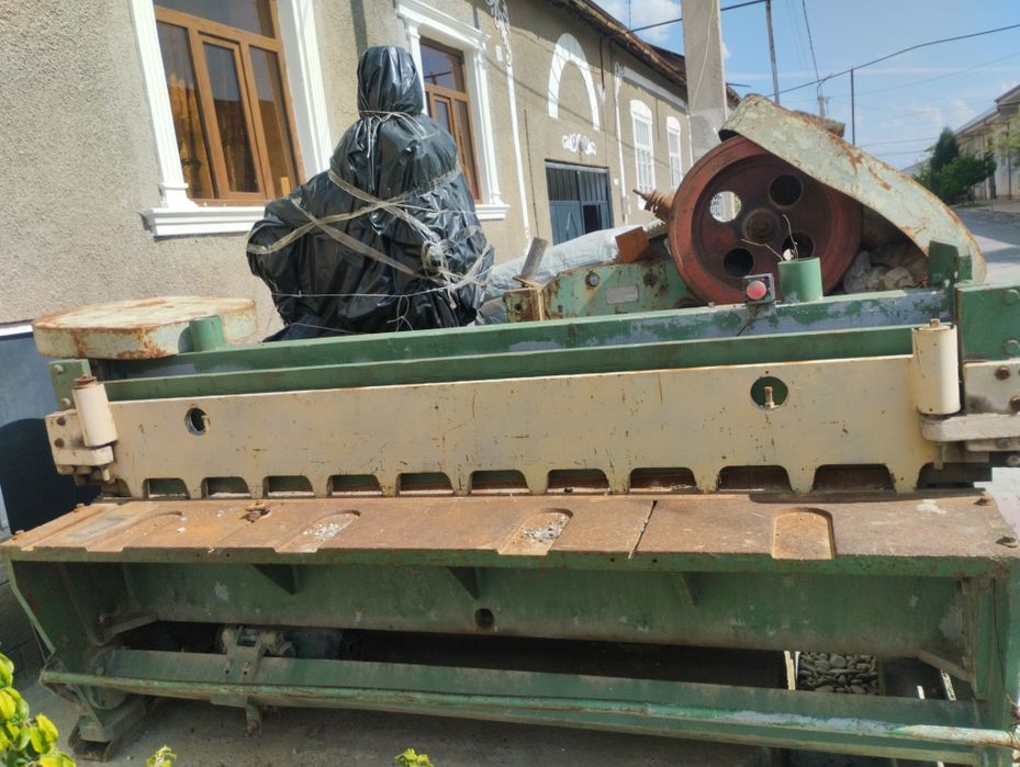 Гелотина Сверлиний  РЕЗБАНАРЕЗНОЙ  Токарний станоклар сотилади