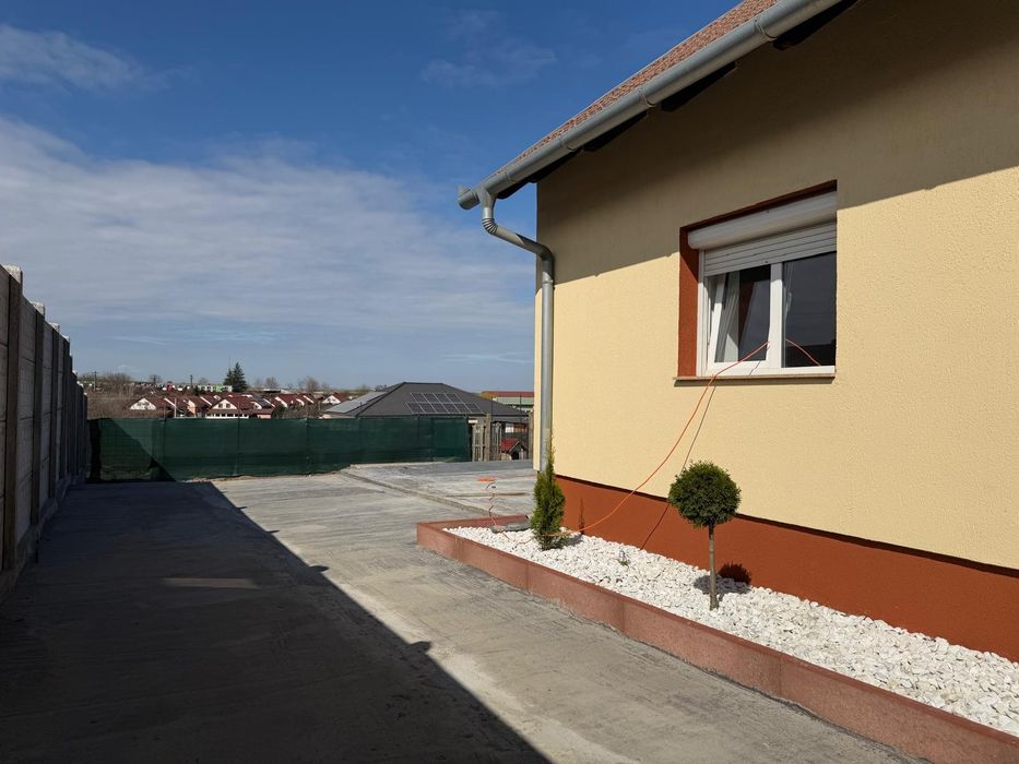 Casa cochetă singur in curte - zona Paleu