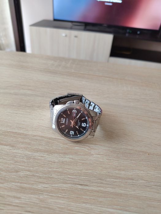 Часовник CASIO..