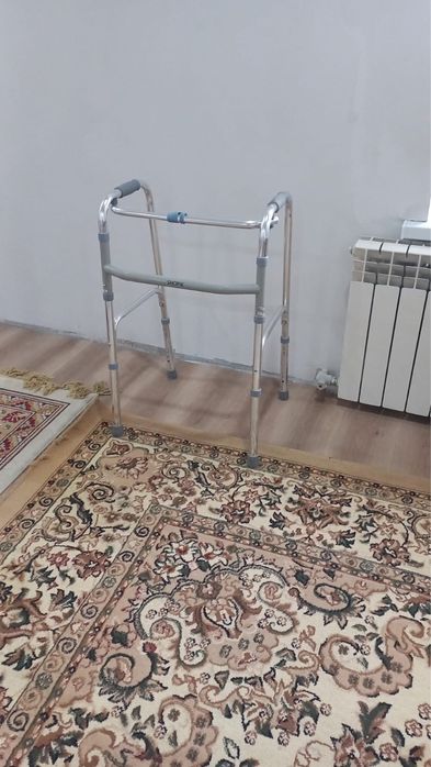 Ходунок  инвалидный