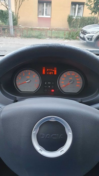 Dacia Logan 1.6 Laureate 2009, 37.700km, clima, istoric reprezentanta, unic proprietar