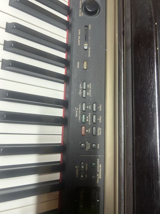Pian Yamaha Clavinova CLP-170