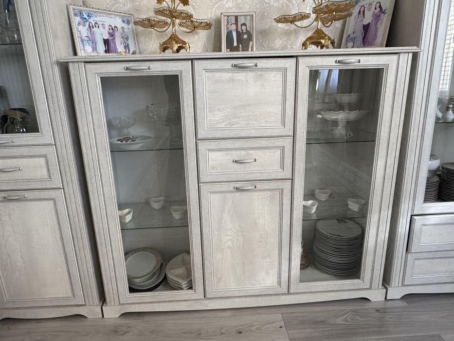 Продается сервант!