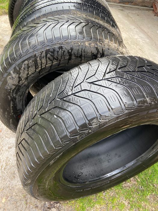 Set Anvelope M+S Yokohama + 2 Bridgestone + set jante aluminiu BMW
