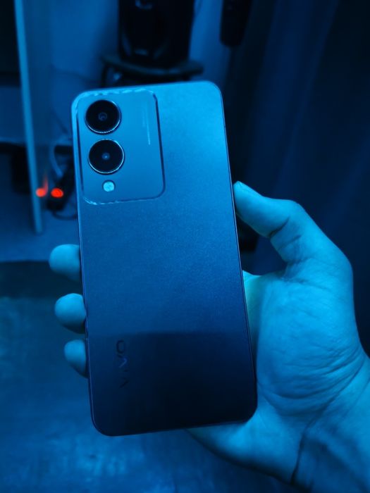 Продам телефон Vivo Y17s