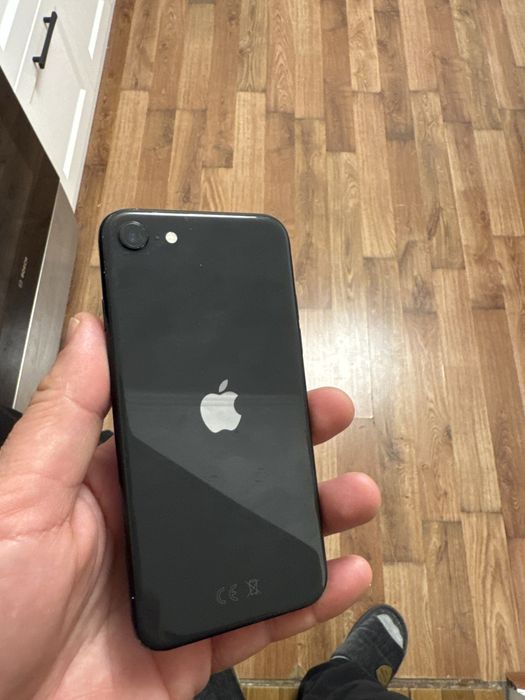 Продам Айфон se в хорошем состоянии