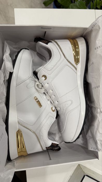 Кроссовки Guess белый
