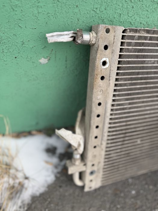 Продам компрессор и радиатор кондиционера Cummins