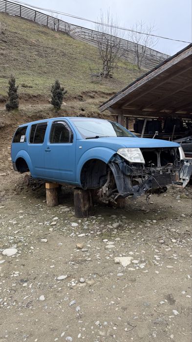 Dezmembrez nissan pathfinder