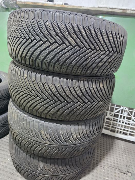 4 бр зимни 225/50/17 Michelin