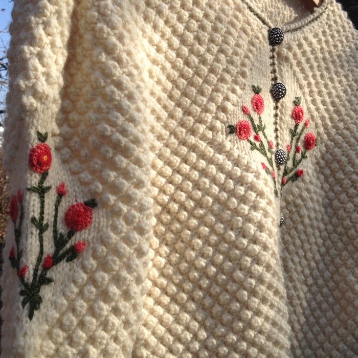 Жилетка ръчно плетена и везана S размер