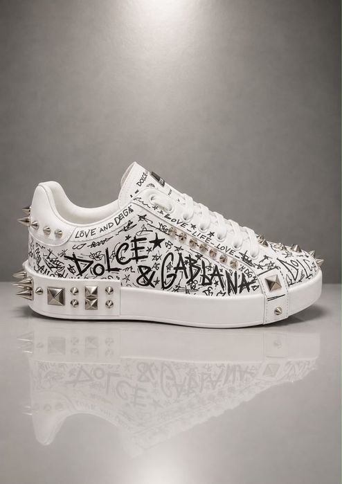 Dolce Gabbana.