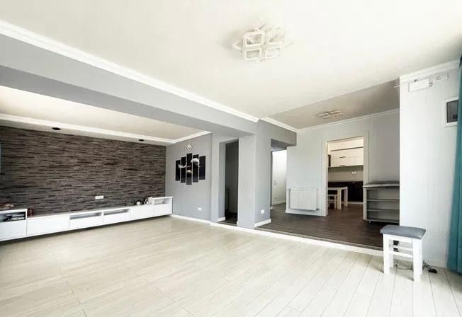 Inchiriez casa in cumpana duplex!