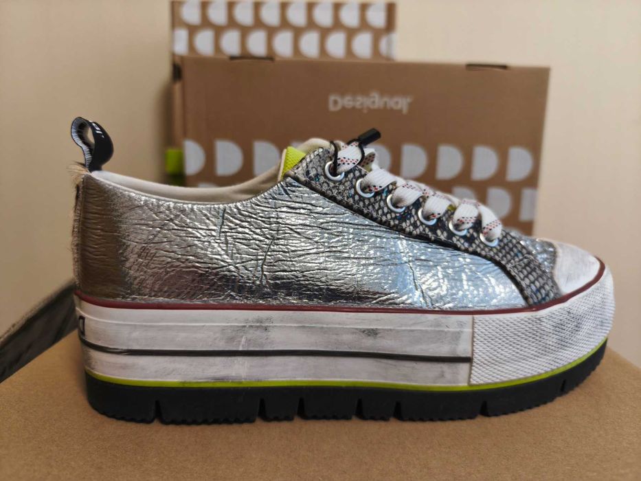 Desigual кецове бели