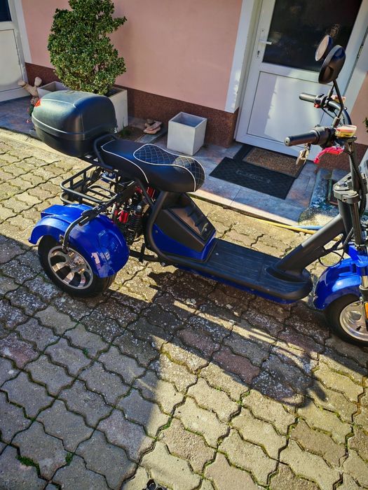 Vând scuter electric