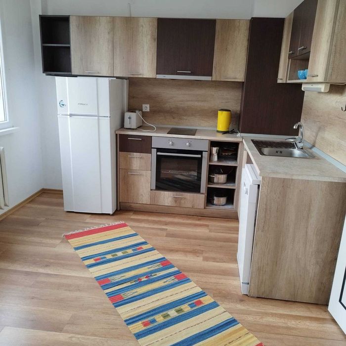 Дава се под наем Многостаен апартамент в София, Белите брези - 180 кв.м за 900 € - Снимка #2