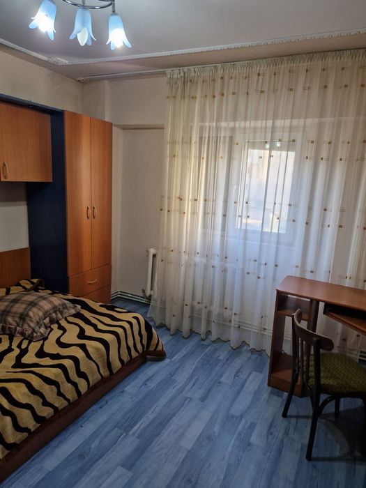 Inchiriez apartament 3 camere