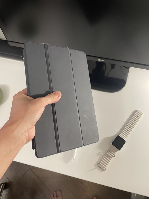 Apple iPad 9 + Folio Keyboard планшет