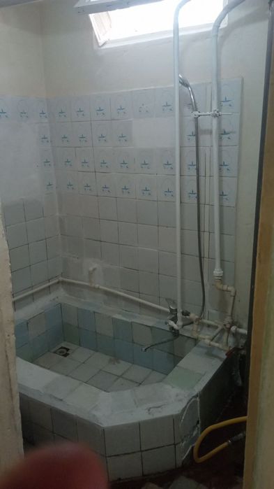 Arendanga hovli berilàdi.Shaharni qoq markazida Selxoz instutni yonida