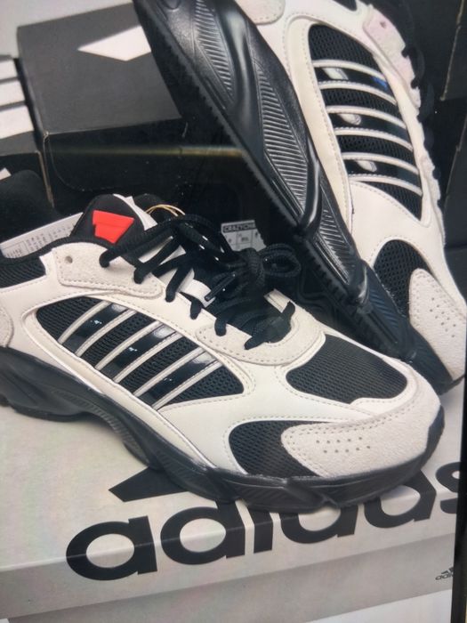 Кроссовки Adidas оригинал.