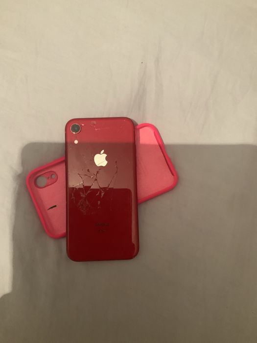 Айфон xr крышка сломанна