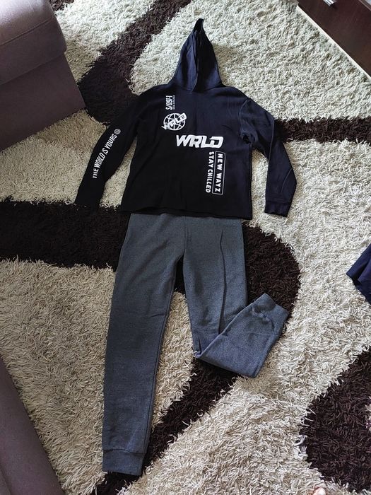 Школьная форма на рост 158/164, спортивная одежда на мальчика.