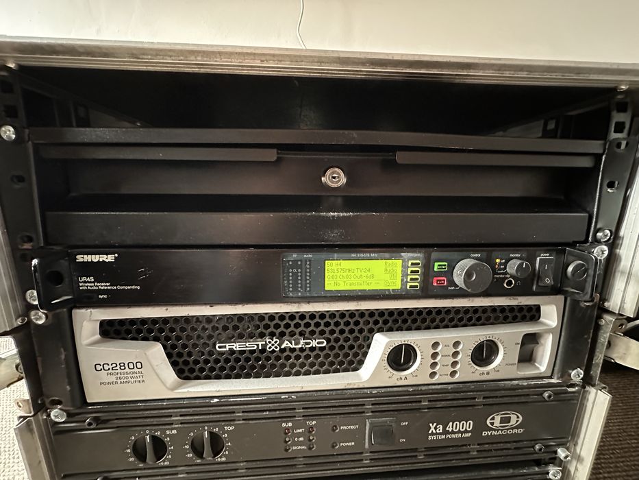Vand microfon Shure UR 4s cu UR2 casula SM 58