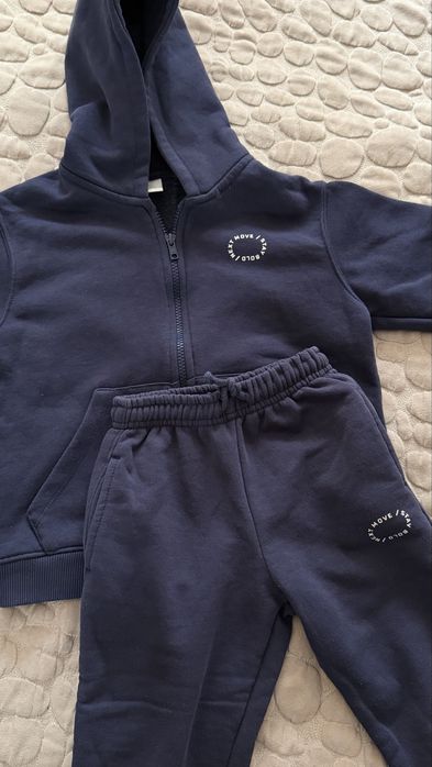 Продам детский костюм Zara