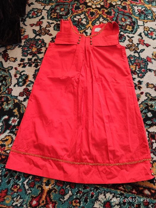 Платье примерно на возраст 6-8 лет