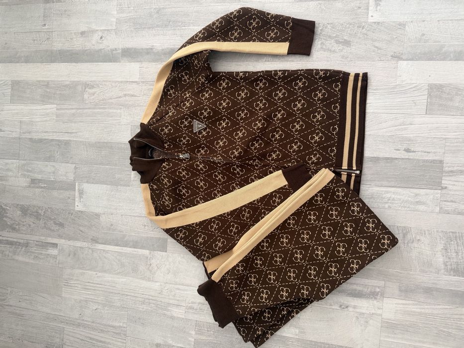 Дамски плетен комплект Guess