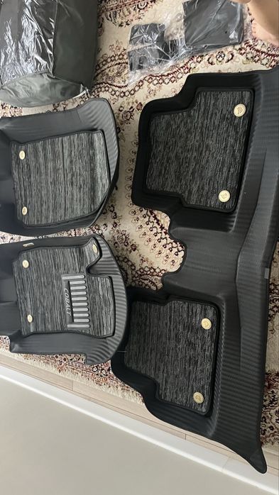 Чехол, полики 3д, и коврик на понель