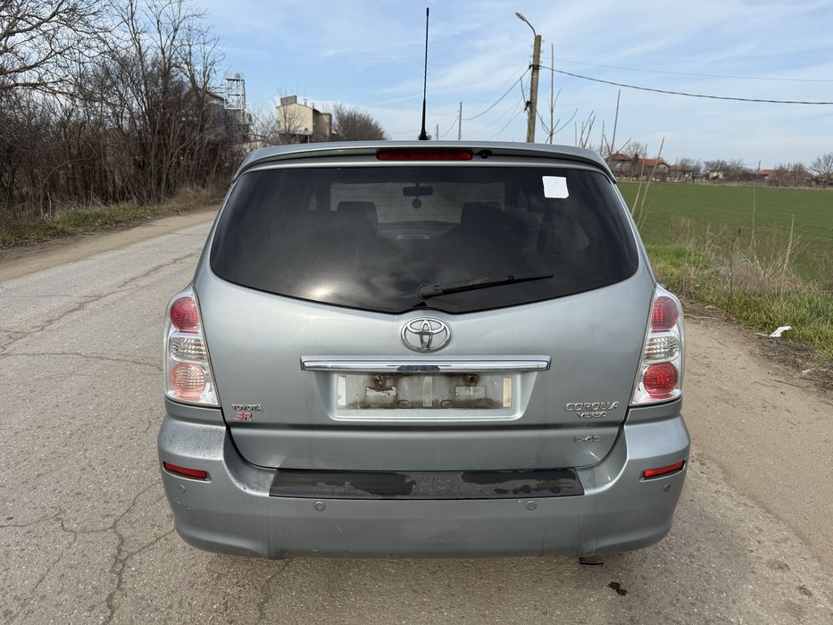 Toyota Corolla Verso 2.2 на части