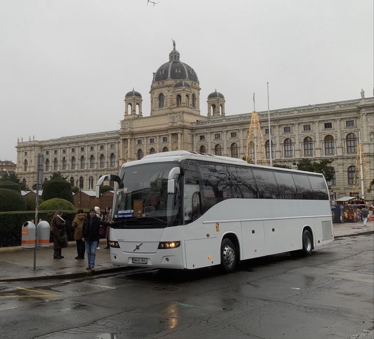 Transport persoane la cerere cu autocar/microbus inchiriere (cu Sofer)