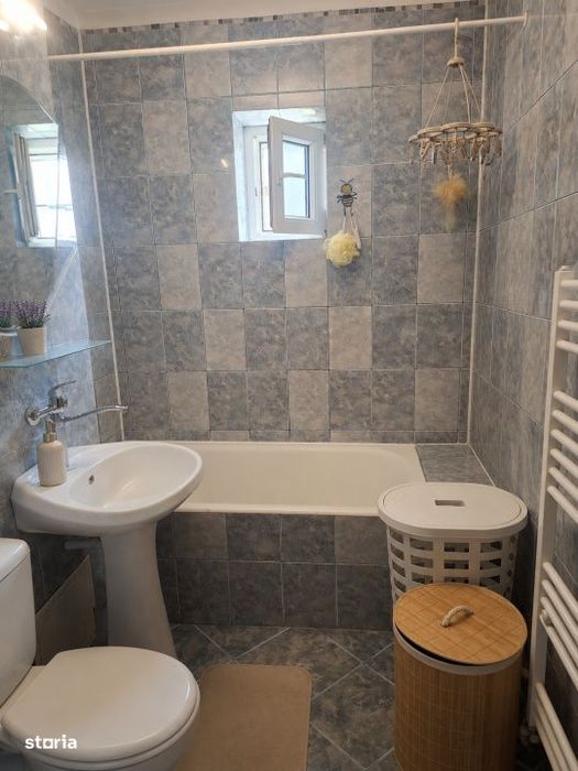 Apartament 3 camere, 72.52 mp, zona Craiovita Noua