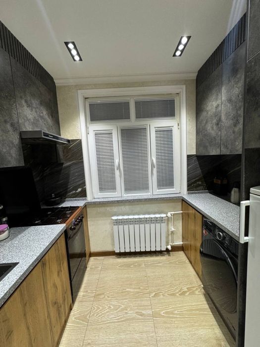 ~Арнасай Улица, 1 комнатная площадь35м2 балкон2х3 Продаётся квартира