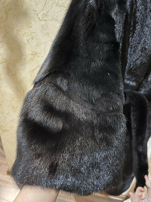 Продам норковую шубу