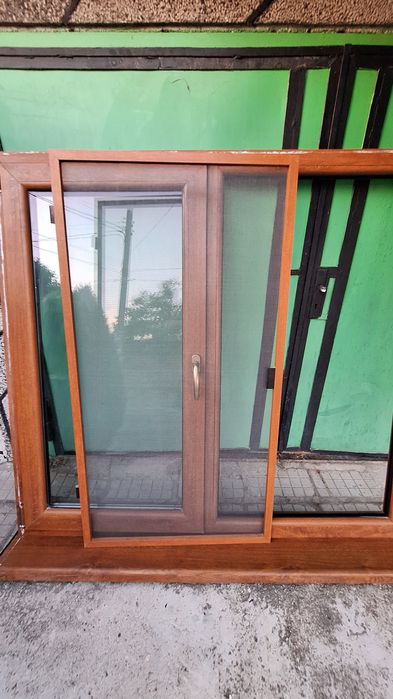 PVC дограма златен дъб