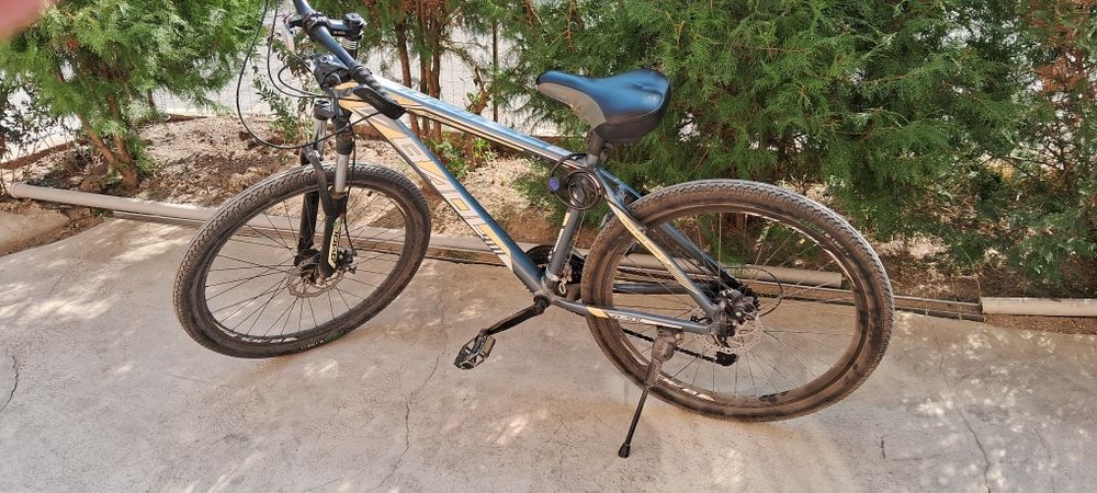 Детский велик 16 балоны.второй велик алюминевый 26 размер