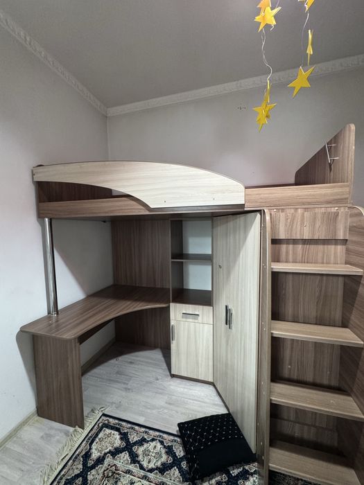 Детский кровать.