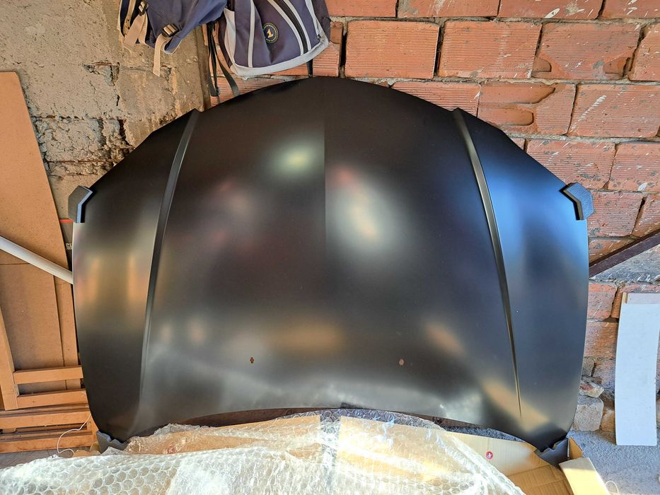 Преден капак за Мазда 3 седан нов