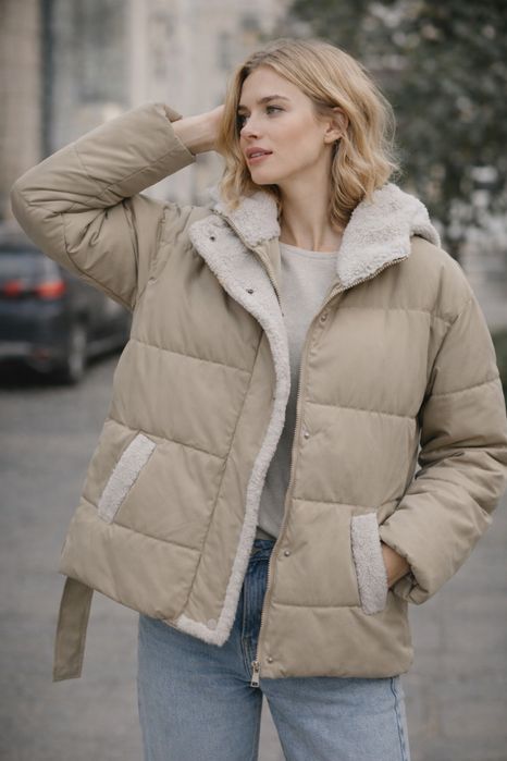 Теплая куртка в отличном состоянии