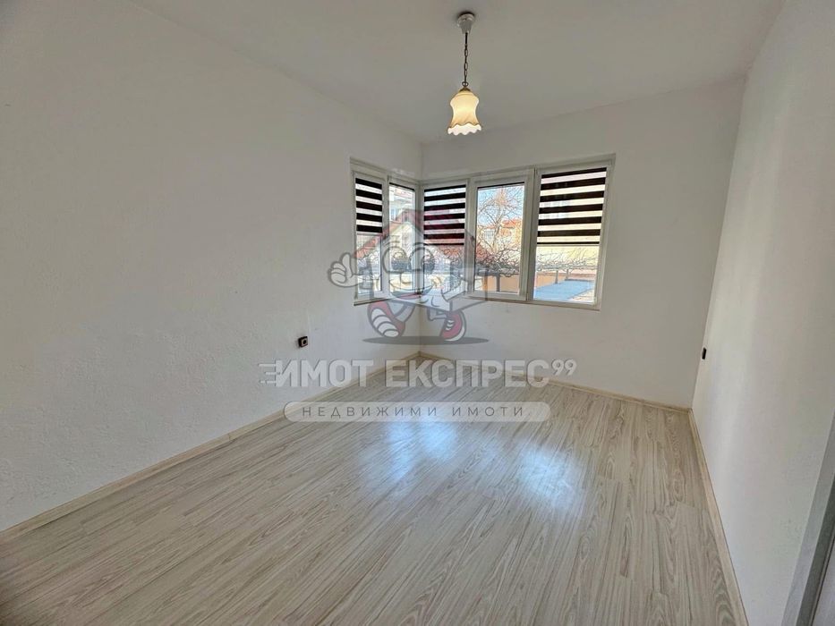 Дава се под наем Тристаен апартамент в Асеновград - 70 кв.м за 209.1 € - Снимка #4