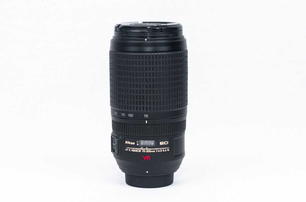 Nikon AF-S 70-300 mm f/4.5-5.6G IF-ED VR - Obiectiv FX
