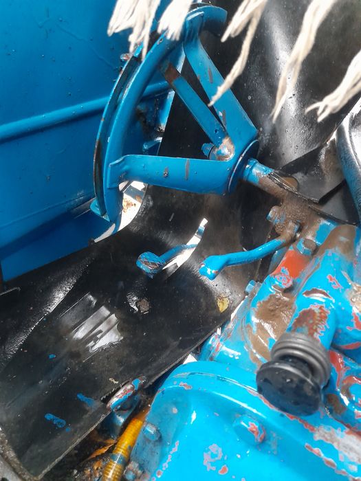 Трактор,    малък         форд 2600