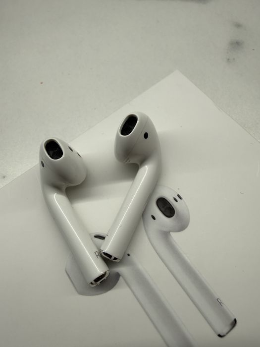 Air Pods with charging case Оригинал